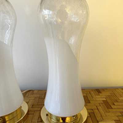 Pair or set of 2 Mid-Century Modern Space Age table or bedside lamps from the Mazzega factory. Design attributed to Carlo Nason, brass and blown Murano glass. Famous manufactory such as Venini, Vistosi, La Murrina, Seguso, Carlo Aldo Nason, Poliarte, Esperia, Angelo Brotto, Stilnovo, Arteluce, Arredoluce, Artemide, Pierre Cardin, Lumi, Luci, Raak, Angelo Lelii, Francesco Bocola, Superstudio, Enrico Tronconi, Mario Bellini, Harvey Guzzini, Luigi Massoni, Martinelli, Fabio Lenci, Gio Ponti.