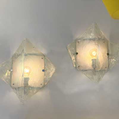 Pair of Mid-Century Modern Space Age wall sconces model LP253 in sky blue opalescent textured Murano glass and white lacquered metal by Carlo Nason for the Mazzega factory. Famous Italian design like Venini, Vistosi, La Murrina, Aldo Nason, Stilnovo, Joe Colombo, Arteluce, Arredoluce, Lumi, Luci, Rggiani, Sciolari, Werner Pantone, Luigi Colani, Raak, Angelo Lelii, Angelo Brotto, Esperia, Francesco Bocola, Superstudio, Enrico Tronconi, Mario Bellini, Harvey Guzzini, Luigi Massoni, Martinelli, Pier