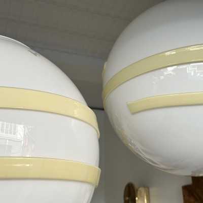 Saturn ufo ball pendant light, Space Age style, in opaline white Murano glass and cream beige stripes, Mid-Century Modern style, by the Italian manufacturer Murano Due. Renowned manufacturers like Venini, Veronese, La Murrina, Aldo Nason, Stilnovo, Joe Colombo, Arteluce, Arredoluce, Lumi, Luci, Mazzega, Sciolari, Werner Pantone, Luigi Colani, Raak, Angelo Lelii, Angelo Brotto, Esperia, Francesco Bocola, Superstudio, Enrico Tronconi, Mario Bellini, Harvey Guzzini, Luigi Massoni, Martinelli, Pierre C