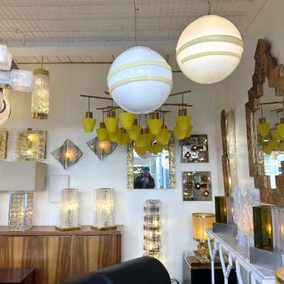 Saturn ufo ball pendant light, Space Age style, in opaline white Murano glass and cream beige stripes, Mid-Century Modern style, by the Italian manufacturer Murano Due. Renowned manufacturers like Venini, Veronese, La Murrina, Aldo Nason, Stilnovo, Joe Colombo, Arteluce, Arredoluce, Lumi, Luci, Mazzega, Sciolari, Werner Pantone, Luigi Colani, Raak, Angelo Lelii, Angelo Brotto, Esperia, Francesco Bocola, Superstudio, Enrico Tronconi, Mario Bellini, Harvey Guzzini, Luigi Massoni, Martinelli, Pierre C