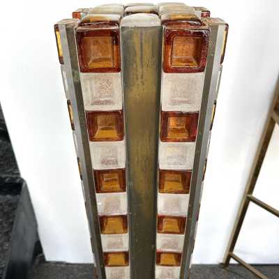 Rare mid-century modernist space age tower floor lamp designed by the Italian manufacturer Poliarte. Pressed bubbled glass and amber cube, silver metal and brass face. Manufacture of famous publishers such as Venini, Vistosi, La Murrina, Seguso, Aldo Nason, Poliarte, Carlo Aldo Nason for Mazzega, Stilnovo, Arteluce, Arredoluce, Artemide, Pierre Cardin, Lumi, Luci, RAAK, Angelo Lelii, Francesco Bocola, Superstudio, Enrico Tronconi, Mario Bellini, Harvey Guzzini, Luigi Massoni, Martinelli, Fabio Lenci, Gio