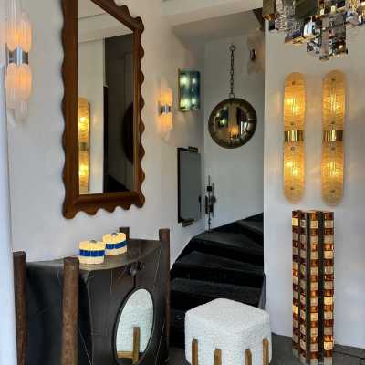 Rare mid-century modernist space age tower floor lamp designed by the Italian manufacturer Poliarte. Pressed bubbled glass and amber cube, silver metal and brass face. Manufacture of famous publishers such as Venini, Vistosi, La Murrina, Seguso, Aldo Nason, Poliarte, Carlo Aldo Nason for Mazzega, Stilnovo, Arteluce, Arredoluce, Artemide, Pierre Cardin, Lumi, Luci, RAAK, Angelo Lelii, Francesco Bocola, Superstudio, Enrico Tronconi, Mario Bellini, Harvey Guzzini, Luigi Massoni, Martinelli, Fabio Lenci, Gio