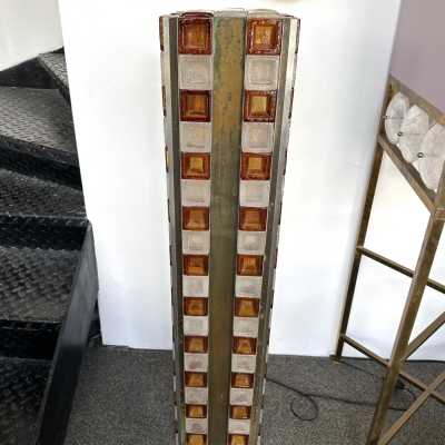 Rare mid-century modernist space age tower floor lamp designed by the Italian manufacturer Poliarte. Pressed bubbled glass and amber cube, silver metal and brass face. Manufacture of famous publishers such as Venini, Vistosi, La Murrina, Seguso, Aldo Nason, Poliarte, Carlo Aldo Nason for Mazzega, Stilnovo, Arteluce, Arredoluce, Artemide, Pierre Cardin, Lumi, Luci, RAAK, Angelo Lelii, Francesco Bocola, Superstudio, Enrico Tronconi, Mario Bellini, Harvey Guzzini, Luigi Massoni, Martinelli, Fabio Lenci, Gio