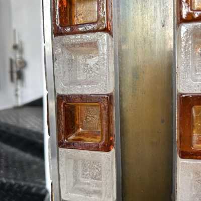 Rare mid-century modernist space age tower floor lamp designed by the Italian manufacturer Poliarte. Pressed bubbled glass and amber cube, silver metal and brass face. Manufacture of famous publishers such as Venini, Vistosi, La Murrina, Seguso, Aldo Nason, Poliarte, Carlo Aldo Nason for Mazzega, Stilnovo, Arteluce, Arredoluce, Artemide, Pierre Cardin, Lumi, Luci, RAAK, Angelo Lelii, Francesco Bocola, Superstudio, Enrico Tronconi, Mario Bellini, Harvey Guzzini, Luigi Massoni, Martinelli, Fabio Lenci, Gio