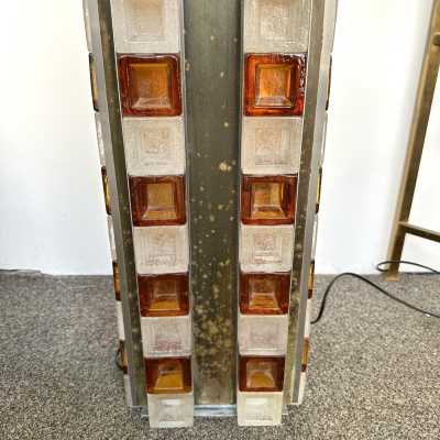Rare mid-century modernist space age tower floor lamp designed by the Italian manufacturer Poliarte. Pressed bubbled glass and amber cube, silver metal and brass face. Manufacture of famous publishers such as Venini, Vistosi, La Murrina, Seguso, Aldo Nason, Poliarte, Carlo Aldo Nason for Mazzega, Stilnovo, Arteluce, Arredoluce, Artemide, Pierre Cardin, Lumi, Luci, RAAK, Angelo Lelii, Francesco Bocola, Superstudio, Enrico Tronconi, Mario Bellini, Harvey Guzzini, Luigi Massoni, Martinelli, Fabio Lenci, Gio