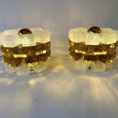 Pair of mid-century modern round cubic cylindrical lamps, designed by Italian manufacturer Poliarte. Pressed bubble glass with amber yellow detail. Manufacture of famous publishers such as Venini, Vistosi, La Murrina, Seguso, Aldo Nason, Carlo Aldo Nason for Mazzega, Stilnovo, Arteluce, Arredoluce, Artemide, Pierre Cardin, Lumi, Luci, RAAK, Angelo Lelii, Francesco Bocola, Superstudio, Enrico Tronconi, Mario Bellini, Harvey Guzzini, Luigi Massoni, Martinelli, Fabio Lenci, Gio Ponti.