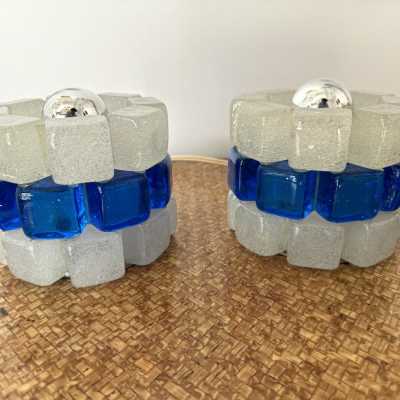 Pair of mid-century modern round cubic cylindrical lamps, designed by Italian manufacturer Poliarte. Pressed bubble glass with blue detail. Manufacture of famous publishers such as Venini, Vistosi, La Murrina, Seguso, Aldo Nason, Carlo Aldo Nason for Mazzega, Stilnovo, Arteluce, Arredoluce, Artemide, Pierre Cardin, Lumi, Luci, RAAK, Angelo Lelii, Francesco Bocola, Superstudio, Enrico Tronconi, Mario Bellini, Harvey Guzzini, Luigi Massoni, Martinelli, Fabio Lenci, Gio Ponti.