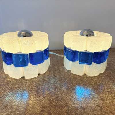 Pair of mid-century modern round cubic cylindrical lamps, designed by Italian manufacturer Poliarte. Pressed bubble glass with blue detail. Manufacture of famous publishers such as Venini, Vistosi, La Murrina, Seguso, Aldo Nason, Carlo Aldo Nason for Mazzega, Stilnovo, Arteluce, Arredoluce, Artemide, Pierre Cardin, Lumi, Luci, RAAK, Angelo Lelii, Francesco Bocola, Superstudio, Enrico Tronconi, Mario Bellini, Harvey Guzzini, Luigi Massoni, Martinelli, Fabio Lenci, Gio Ponti.