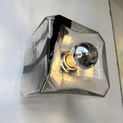 Wall or ceiling light in Space Age or Mid-Century Modern style. Cube made of blown Murano glass and chrome-plated metal. Famous designs: Carlo Aldo Nason for Mazzega, Venini, Leucos, La Murrina, Poliarte, Veronese, Seguso, Stilnovo, Artemide, Arredoluce, and Arteluce.