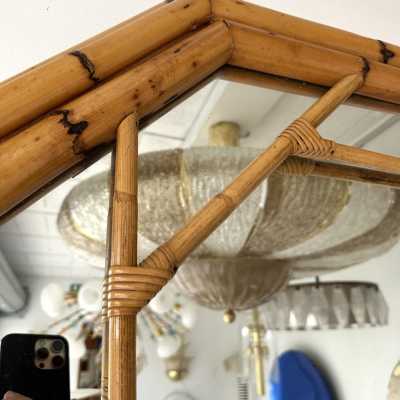 Octagonal wall mirror in beaded bamboo by Vivai del Sud, Italian design. Original manufacturer's stamp on the back. Famous designs by Maison Arpex International, Dal Vera, Renato Zevi, Romeo Rega, Maison Jansen, rattan and brass palm, and Mario Sabot.