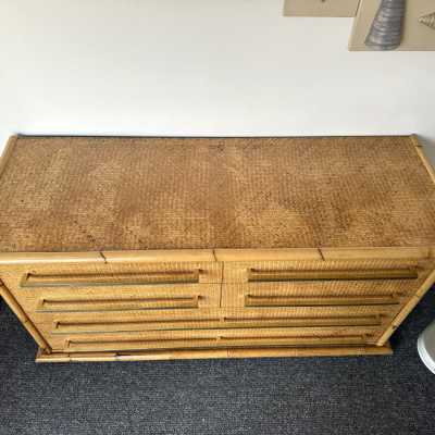 Chest of drawers from Vivai Del Sud, featuring a beautiful blend of bamboo, rattan, raffia, and wide brass handles. Designed by renowned designers such as Renato Zevi, Romeo Rega, Maison Jansen, Willy Rizzo, Mario Sabot, Hollywood Regency, Esperia, and Galerie Maison & Jardin.