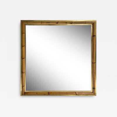 Wall mirror made of brass and bamboo, rattan, raffia, and wicker, from the Italian manufacturer Vivai del Sud. Original manufacturer's stamp on the back. Famous designs by Maison Arpex International, Dal Vera, Renato Zevi, Romeo Rega, Maison Jansen, brass palm tree, and Mario Sabot.