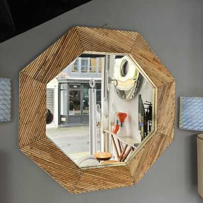 Mid-century modern octagonal wall mirror made of brass and bamboo, rattan, raffia, and wicker by the Italian manufacturer Vivai del Sud. Original manufacturer stamp on the back. Famous designs by Maison Arpex International, Dal Vera, Renato Zevi, Romeo Rega, Maison Jansen, Brass Palm, and Mario Sabot.