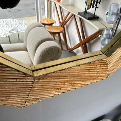Mid-century modern octagonal wall mirror made of brass and bamboo, rattan, raffia, and wicker by the Italian manufacturer Vivai del Sud. Original manufacturer stamp on the back. Famous designs by Maison Arpex International, Dal Vera, Renato Zevi, Romeo Rega, Maison Jansen, Brass Palm, and Mario Sabot.