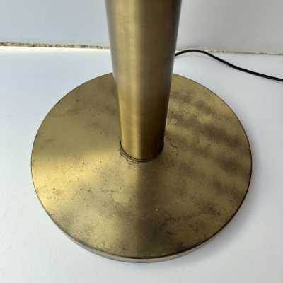 original vintage brass chain floor lamp by Aldo Nason for the Mazzega factory. Blown amber Murano glass. Famous manufactory like Venini, Vistosi, La Murrina, Seguso, Carlo Nason, Poliarte, Esperia, Angelo Brotto, Stilnovo, Arteluce, Arredoluce, Artemide, Pierre Cardin, Lumi, Luci, Raak, Angelo Lelii, Francesco Bocola, Superstudio, Enrico Tronconi, Mario Bellini, Harvey Guzzini, Luigi Massoni, Martinelli, Fabio Lenci, Gio Ponti.