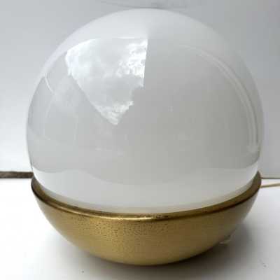Mid-Century Modern Space Age table or bedside lamp, white opaline Murano glass and brass. In the mood for Italian design like Toni Zuccheri for VeArt, Venini, Vistosi, La Murrina, Aldo Carlo Nason for Mazzega, Stilnovo, Joe Colombo, Arteluce, Arredoluce, Lumi, Luci, Rggiani, Sciolari, Werner Pantone, Luigi Colani, Raak, Angelo Lelii, Angelo Brotto, Esperia, Francesco Bocola, Superstudio, Enrico Tronconi, Mario Bellini, Harvey Guzzini, Luigi Massoni, Martinelli, Pierre Cardin, Fabio Lenci, Gio