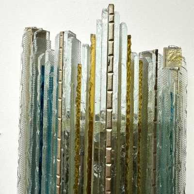 Mid-century modern wall sconces in hammered glass and wrought iron, with a golden patina, from the Biancardi Jordan factory in Verona, in the brutalist style, a competitor of Longobard Arte and Poliarte in the 1970s. Famous designers include Carlo Aldo Nason for Mazzega Murano, Venini, Vistosi, La Murrina, Esperia and Angelo Brotto.