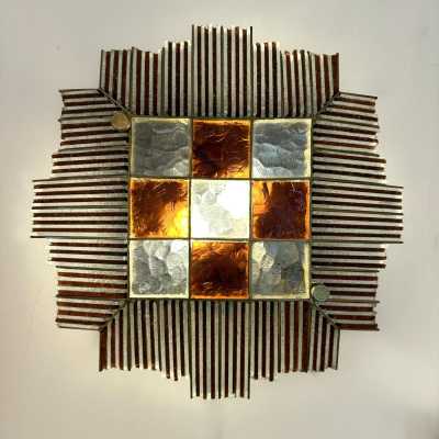 Pair of Mid-Century Modern wall sconces in hammered glass and wrought iron, golden patina, from the Biancardi Jordan factory in Verona in a brutalist style, competitor of Longobard Arte and Poliarte in the 1970s. Famous design like Carlo Aldo Nason for Mazzega Murano, Venini, Vistosi, La Murrina, Esperia, Angelo Brotto.