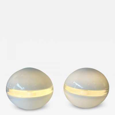 Pair of Mid-Century Modern Space Age table or bedside lamps model LT230 in clear and white textured kinetic Murano glass by Carlo Nason for the Mazzega factory. Famous Italian design like Venini, Vistosi, La Murrina, Aldo Nason, Stilnovo, Joe Colombo, Arteluce, Arredoluce, Lumi, Luci, Rggiani, Sciolari, Werner Pantone, Luigi Colani, Raak, Angelo Lelii, Angelo Brotto, Esperia, Francesco Bocola, Superstudio, Enrico Tronconi, Mario Bellini, Harvey Guzzini, Luigi Massoni, Martinelli, Pierre Ca