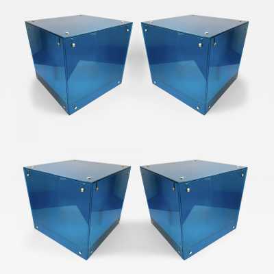 Blue Murano glass table, bedside or floor lamp with brass screw details. Style: Mazzega, Veronese, Poliarte, Venini, Vistosi, Carlo Aldo Nason, Toni Zuccheri for VeArt, Fontana Arte, Cristal Art, Pierre Cardin, Stilnovo, Arredoluce, Arteluce.