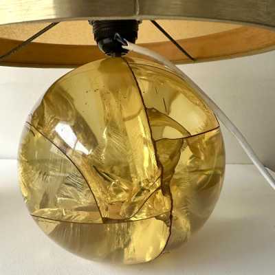 Pair of yellow fractal resin table or bedside lamps, Mid-Century Modern Space Age style, beautiful original shades with brass circle, from the 1970s by the artist François Godebski. Famous designers such as Pierre Giraudon, Marie Claude Fouquières.