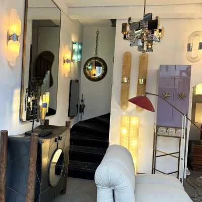 Space Age-style pendant chandelier, Mid-Century Modern design, designed by Italian designer Gaetano Sciolari for one of his editors, Stilkronen. Chrome-plated metal, brass, and glass. Famous designs: Reggiani, Stilux, and Esperia.