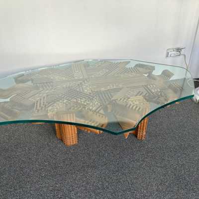cocktail coffee table mid century modern sculpture in wood marquetry, glass top by Italian designer artist sculptor Gianni L. Arosio. Signed on the table. original documentation on request. Design like Gruppo NP2, Nerone Ceccarelli, Janine Abraham, Mathieu Matégot, Maison Jansen, Galerie Maison et Jardin, Ferdinando Loffredo, Gianfranco Frattini, Cassina, Osvaldo Borsani, Joe Colombo, Vico Magistretti, Luisa and Ico Parisi, Mario Bellini, Tito Agnoli, Afra Tobia Carlo Scarpa, Lucia