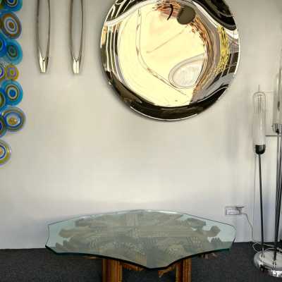 cocktail coffee table mid century modern sculpture in wood marquetry, glass top by Italian designer artist sculptor Gianni L. Arosio. Signed on the table. original documentation on request. Design like Gruppo NP2, Nerone Ceccarelli, Janine Abraham, Mathieu Matégot, Maison Jansen, Galerie Maison et Jardin, Ferdinando Loffredo, Gianfranco Frattini, Cassina, Osvaldo Borsani, Joe Colombo, Vico Magistretti, Luisa and Ico Parisi, Mario Bellini, Tito Agnoli, Afra Tobia Carlo Scarpa, Lucia