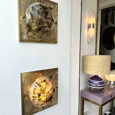 Pair of mid-century modern space age brass wall or ceiling lights, flash or recessed sconces, Italian design attributed to the La Murrina factory. Blown textured Murano glass. Famous manufactory such as Venini, Vistosi, Mazzega, Seguso, Carlo Nason, Poliarte, Esperia, Angelo Brotto, Stilnovo, Arteluce, Arredoluce, Artemide, Pierre Cardin, Lumi, Luci, Raak, Angelo Lelii, Francesco Bocola, Superstudio, Enrico Tronconi, Mario Bellini, Harvey Guzzini, Luigi Massoni, Martinelli, Fab