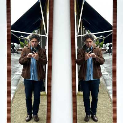 Mid-Century Modern style striped wood wall or floor mirror with brass details. Inspired by Ico Parisi, Cesare Lacca, Gio Ponti, Franco Campo, Carlo Graffi, and Osvaldo Borsani.