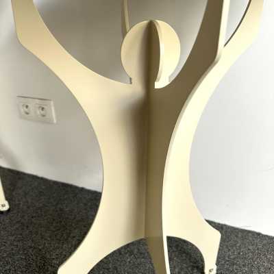 contemporary low bedside tables or pedestal tables in white cream lacquered metal and chocolate brown lacquered wooden top. In the mood of mid-century modern Memphis Group, Michele De Lucchi, Matteo Thun, Marco Zanini, Aldo Cibic, Andrea Branzi, Shiro Kuramata, Michael Graves, Peter Shire, Javier Mariscal, Barbara Radice, Martine Bedin, George J. Sowden, Masanori Umeda and Nathalie du Pasquier, Joe Colombo, Arteluce, Arredoluce, Lumi, Luci, Rggiani, Werner Pantone, Luigi Colani, RAAK, Francesco Boco