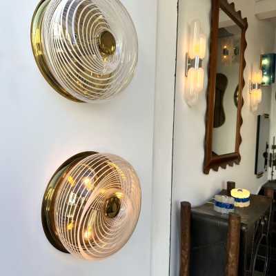 Pair of plastic lucite spiral brass wall or ceiling lights mid century modern, Italian design in the mood of Venini, Vistosi, Mazzega, Seguso, Carlo Aldo Nason, Poliarte, Esperia, Angelo Brotto, Stilnovo, Arteluce, Arredoluce, Artemide, Pierre Cardin, Lumi, Luci, Raak, Angelo Lelii, Francesco Bocola, Superstudio, Enrico Tronconi, Mario Bellini, Harvey Guzzini, Luigi Massoni, Martinelli, Fabio Lenci, Gio Ponti.