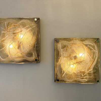 Pair of Space Age, Mid-Century Modern style wall lights, in textured Murano glass and brass, with gold brushed brass finish to the sides. Can also be recessed. Renowned Italian design: Venini, Vistosi, La Murrina, Aldo Carlo Nason for Mazzega, Stilnovo, Joe Colombo, Arteluce, Arredoluce, Lumi, Luci, Rggiani, Sciolari, Werner Pantone, Luigi Colani, Raak, Angelo Lelii, Angelo Brotto, Esperia, Francesco Bocola, Superstudio, Enrico Tronconi, Mario Bellini, Harvey Guzzini, Luigi My