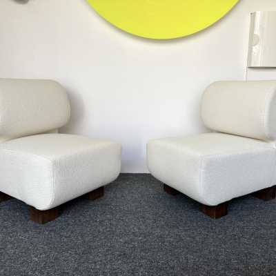 Pair of slipper armchairs model P. wooden feet. Recently completely covered in looped fabric but second-hand upholstery. In the style of Pierre Cardin, designers like Gio Ponti, Gianfranco Frattini, Cassina, Osvaldo Borsani, Joe Colombo, Vico Magistretti, Ico Luisa Parisi, Mario Bellini, Tito Agnoli, Afra Tobia Carlo Scarpa, Luciano Frigerio, Sporiti, Marco Zanuso, Giulio Moscatelli, Formanova.