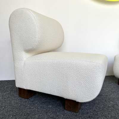 Pair of P model slipper armchairs. wooden legs. Recently completely covered in looped fabric but second-hand upholstery. In the style of Pierre Cardin, designers like Gio Ponti, Gianfranco Frattini, Cassina, Osvaldo Borsani, Joe Colombo, Vico Magistretti, Ico Luisa Parisi, Mario Bellini, Tito Agnoli, Afra Tobia Carlo Scarpa, Luciano Frigerio, Sporiti, Marco Zanuso, Giulio Moscatelli, Formanova.