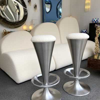 Pair of Cone bar or counter stools in stainless steel and cast aluminum. Upholstered in new bouclé fabric. Mid-Century Modern Space Age style, Verner Pantone.
