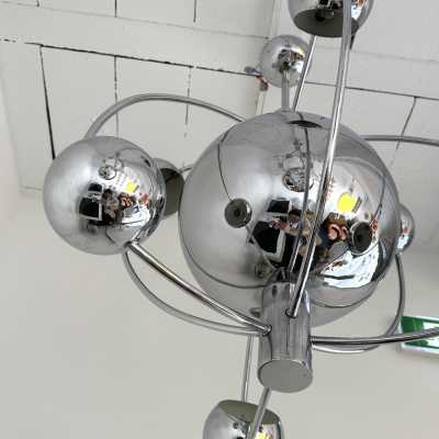 Astro Satellite Sputnik chandelier, space age, chrome-plated metal pendant light, six light points around the central sphere. Design attributed to the manufacturer-producer Reggiani. A typical Italian design of the mid-century modern period. Reggiani is a famous manufacturer, along with Gaetano Sciolari, Arredoluce, Arteluce, and Stilnovo.