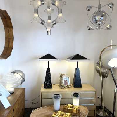 Astro Satellite Sputnik chandelier, space age, chrome-plated metal pendant light, six light points around the central sphere. Design attributed to the manufacturer-producer Reggiani. A typical Italian design of the mid-century modern period. Reggiani is a famous manufacturer, along with Gaetano Sciolari, Arredoluce, Arteluce, and Stilnovo.