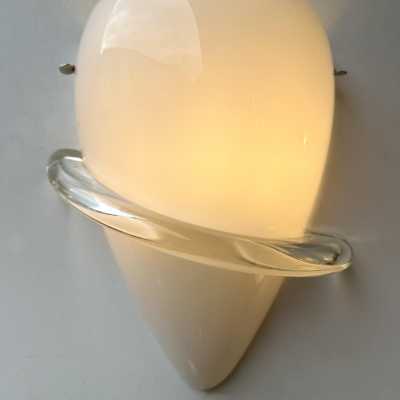 Pair of Swan wall lights in white and transparent Murano glass, by designer Tina Aufiero for the Italian design manufacturer Venini. Engraved, signed and dated 1995. Famous design such as Carlo Aldo Nason for Mazzega, Vistosi, La Murrina, Poliarte, Veronese, Seguso, Stilnovo, Artemide, Arredoluce, Arteluce.