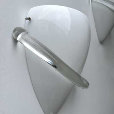 Pair of Swan wall lights in white and transparent Murano glass, by designer Tina Aufiero for the Italian design manufacturer Venini. Engraved, signed and dated 1995. Famous design such as Carlo Aldo Nason for Mazzega, Vistosi, La Murrina, Poliarte, Veronese, Seguso, Stilnovo, Artemide, Arredoluce, Arteluce.