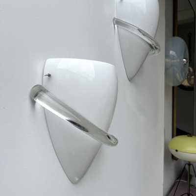 Pair of Swan wall lights in white and transparent Murano glass, by designer Tina Aufiero for the Italian design manufacturer Venini. Engraved, signed and dated 1995. Famous design such as Carlo Aldo Nason for Mazzega, Vistosi, La Murrina, Poliarte, Veronese, Seguso, Stilnovo, Artemide, Arredoluce, Arteluce.