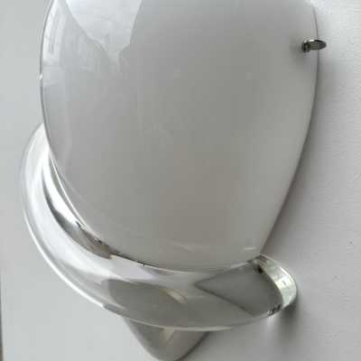 Pair of Swan wall lights in white and transparent Murano glass, by designer Tina Aufiero for the Italian design manufacturer Venini. Engraved, signed and dated 1995. Famous design such as Carlo Aldo Nason for Mazzega, Vistosi, La Murrina, Poliarte, Veronese, Seguso, Stilnovo, Artemide, Arredoluce, Arteluce.