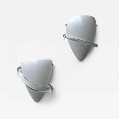 Pair of Swan wall lights in white and transparent Murano glass, by designer Tina Aufiero for the Italian design manufacturer Venini. Engraved, signed and dated 1995. Famous design such as Carlo Aldo Nason for Mazzega, Vistosi, La Murrina, Poliarte, Veronese, Seguso, Stilnovo, Artemide, Arredoluce, Arteluce.