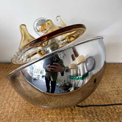Pair of Culbuto Crater Mid-Century Modern Space Age table or bedside lamps, stalagmite in amber Murano glass and chrome metal by Italian designer Toni Zuccheri for VeArt. Famous Italian design like Venini, Vistosi, La Murrina, Aldo Nason, Stilnovo, Joe Colombo, Arteluce, Arredoluce, Lumi, Luci, Rggiani, Sciolari, Werner Pantone, Luigi Colani, Raak, Angelo Lelii, Angelo Brotto, Esperia, Francesco Bocola, Superstudio, Enrico Tronconi, Mario Bellini, Harvey Guzzini, Luigi Massoni, Martinelli, P