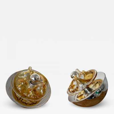 Pair of Culbuto Crater Mid-Century Modern Space Age table or bedside lamps, stalagmite in amber Murano glass and chrome metal by Italian designer Toni Zuccheri for VeArt. Famous Italian design like Venini, Vistosi, La Murrina, Aldo Nason, Stilnovo, Joe Colombo, Arteluce, Arredoluce, Lumi, Luci, Rggiani, Sciolari, Werner Pantone, Luigi Colani, Raak, Angelo Lelii, Angelo Brotto, Esperia, Francesco Bocola, Superstudio, Enrico Tronconi, Mario Bellini, Harvey Guzzini, Luigi Massoni, Martinelli, P