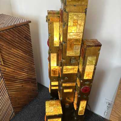 Exceptional masterpiece, very rare Large Mid-Century Modern floor lamp model New York in hammered glass and wrought iron, gilt patina gold gilding, by the Italian design artisan manufacturer Longobard in Verona in a Brutalist style, competitor of Biancardi Jordan Arte and Poliarte in the 1970s. Famous design like Carlo Aldo Nason for Mazzega Murano, Venini, Vistosi, La Murrina.