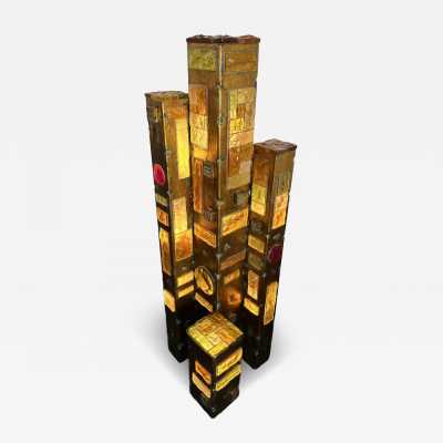 Exceptional masterpiece, very rare Large Mid-Century Modern floor lamp model New York in hammered glass and wrought iron, gilt patina gold gilding, by the Italian design artisan manufacturer Longobard in Verona in a Brutalist style, competitor of Biancardi Jordan Arte and Poliarte in the 1970s. Famous design like Carlo Aldo Nason for Mazzega Murano, Venini, Vistosi, La Murrina.
