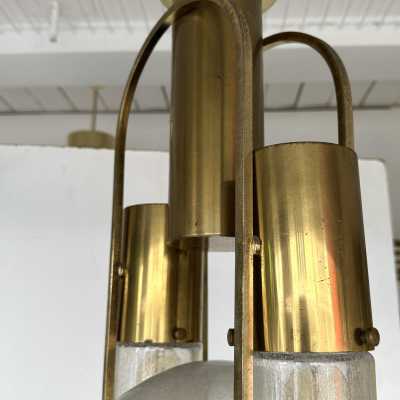 Vintage brass hanging chandelier, original Space Age style model, Mid-Century Modern style, by Aldo Nason for the Mazzega factory. Bubble blown Murano glass. Renowned manufacturers: Venini, Vistosi, La Murrina, Seguso, Carlo Nason, Poliarte, Esperia, Angelo Brotto, Stilnovo, Arteluce, Arredoluce, Artemide, Pierre Cardin, Lumi, Luci, Raak, Angelo Lelii, Francesco Bocola, Superstudio, Enrico Tronconi, Mario Bellini, Harvey Guzzini, Luigi Massoni, Martinelli, Fabio Lenci and Gio Ponti.