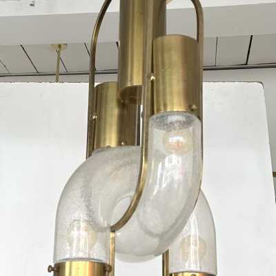 Vintage brass hanging chandelier, original Space Age style model, Mid-Century Modern style, by Aldo Nason for the Mazzega factory. Bubble blown Murano glass. Renowned manufacturers: Venini, Vistosi, La Murrina, Seguso, Carlo Nason, Poliarte, Esperia, Angelo Brotto, Stilnovo, Arteluce, Arredoluce, Artemide, Pierre Cardin, Lumi, Luci, Raak, Angelo Lelii, Francesco Bocola, Superstudio, Enrico Tronconi, Mario Bellini, Harvey Guzzini, Luigi Massoni, Martinelli, Fabio Lenci and Gio Ponti.