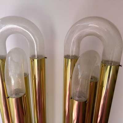 Version Mid-Century Modern Space Age en laiton du lampadaire d'Aldo Nason pour la manufacture Mazzega. Verre de Murano bulle soufflé. Manufacture célèbre comme Venini, Vistosi, La Murrina, Seguso, Carlo Nason, Poliarte, Esperia, Angelo Brotto, Stilnovo, Arteluce, Arredoluce, Artemide, Pierre Cardin, Lumi, Luci, Raak, Angelo Lelii, Francesco Bocola, Superstudio, Enrico Tronconi, Mario Bellini, Harvey Guzzini, Luigi Massoni, Martinelli, Fabio Lenci, Gio Ponti.